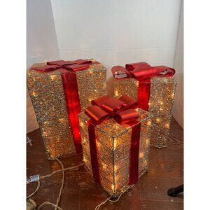 3 Piece Lit Gift Box Set With 100 Lights Indoor/Outdoor Decoration Winter Wonder